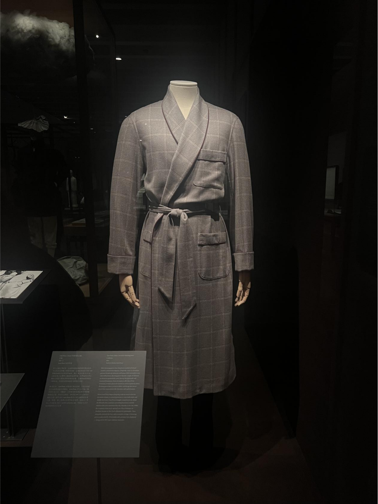 口碑与销售引导：精准定位，营造积极品牌环境